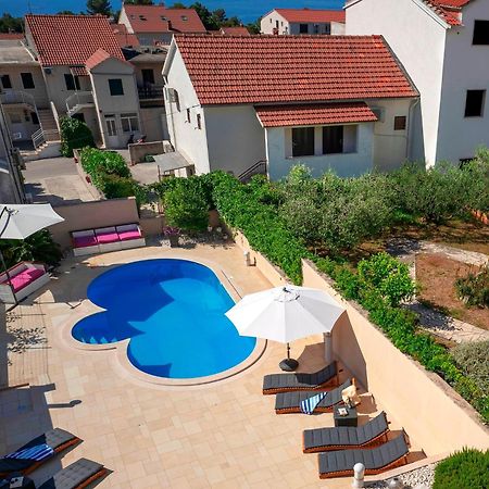 Hektorovic Poolside Apartments Bol Exterior photo