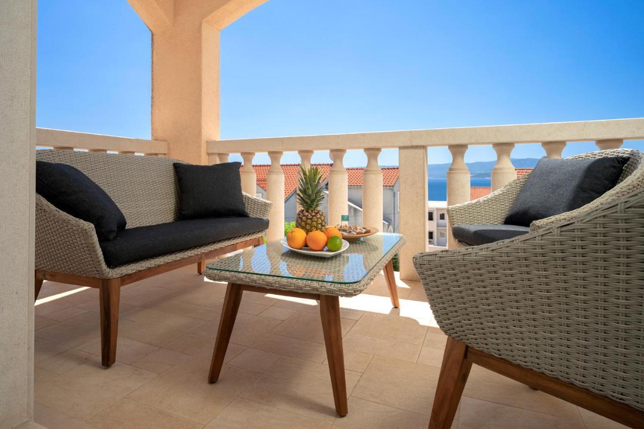 Hektorovic Poolside Apartments Bol Exterior photo